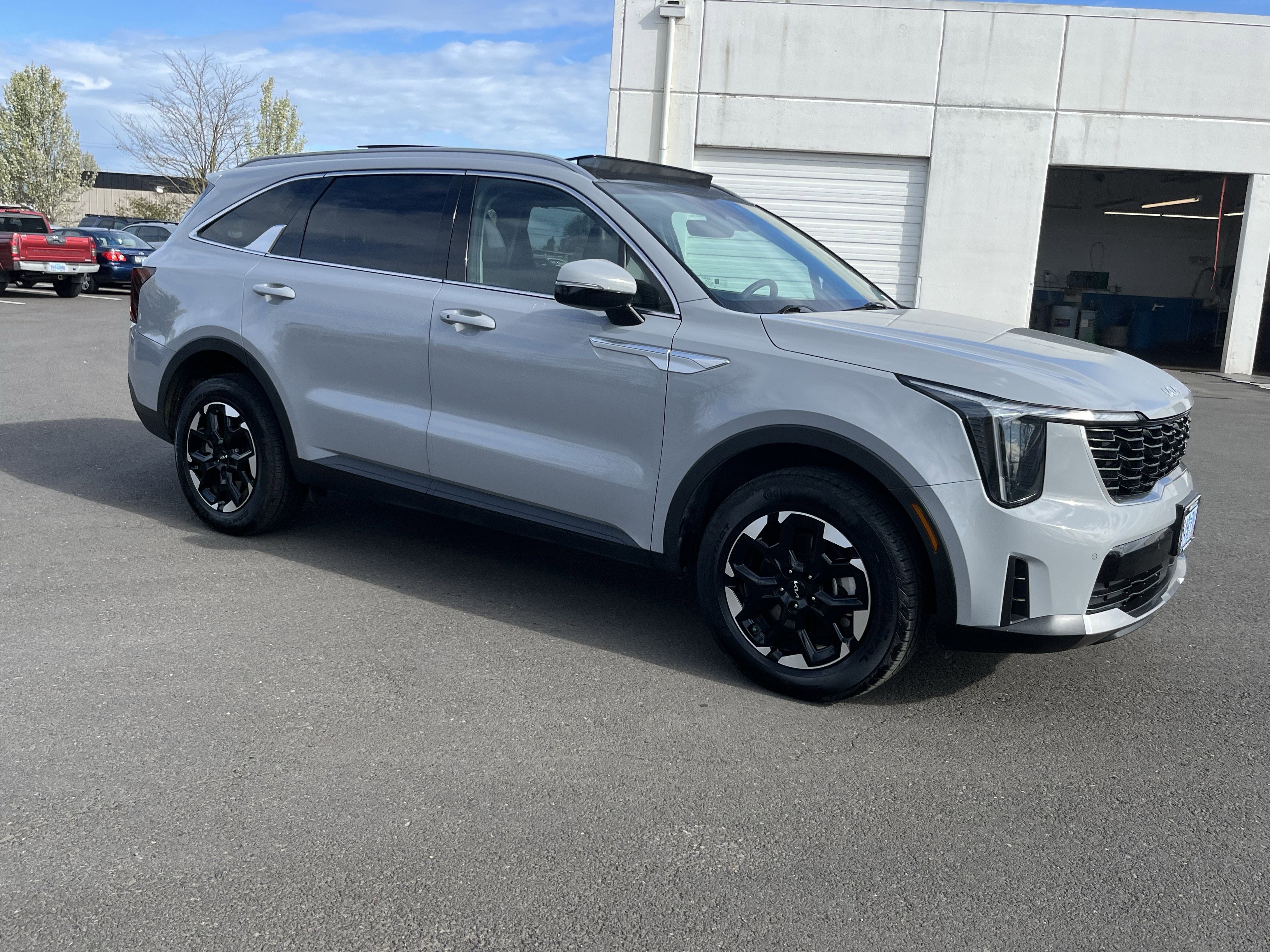 Used 2024 Kia Sorento S w/ Panoramic Sunroof Package image 7