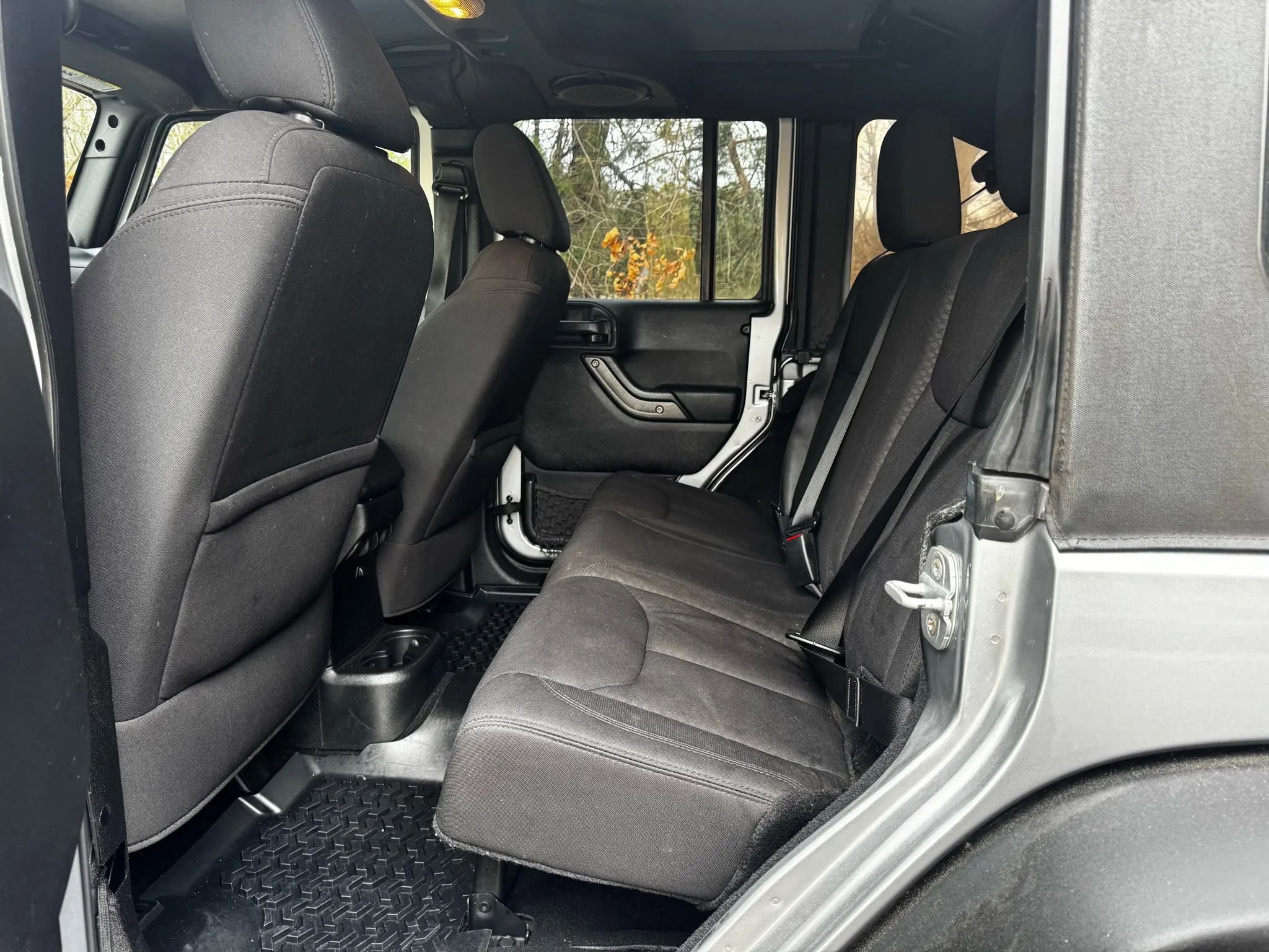 Used 2013 Jeep Wrangler Unlimited Sport image 13