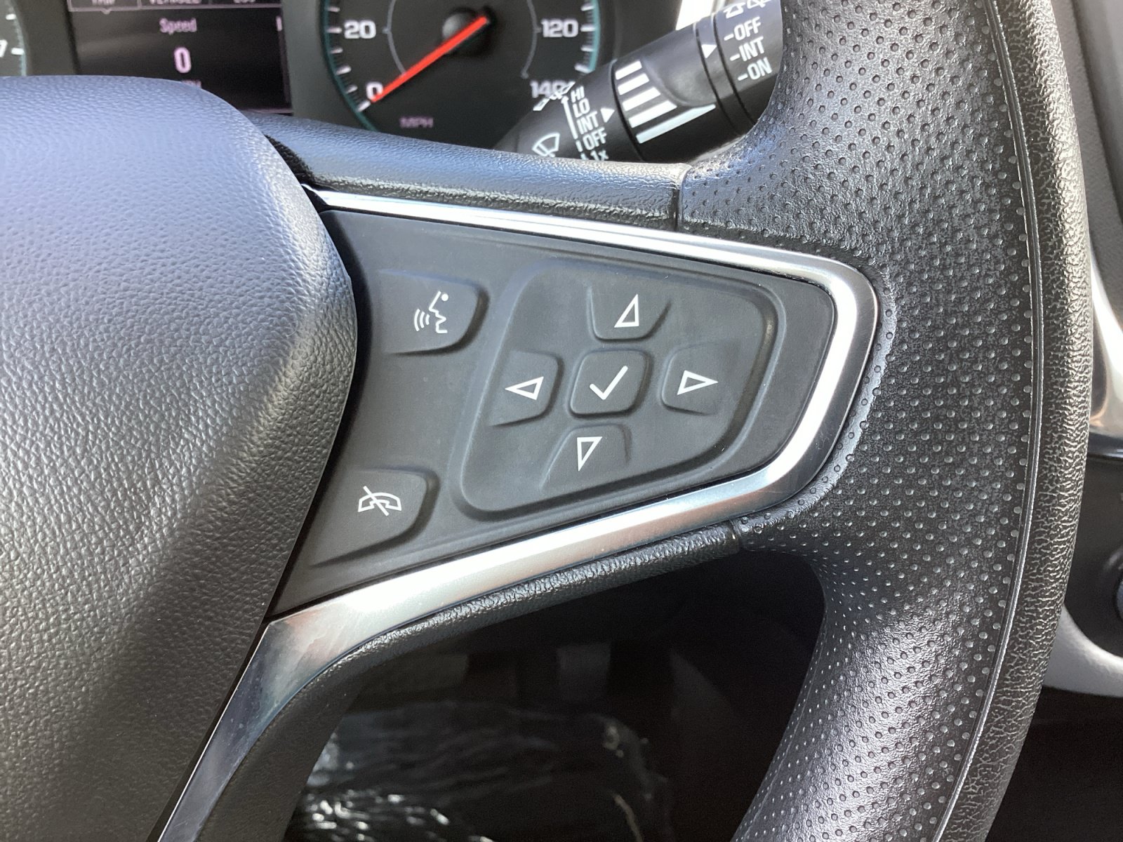 Used 2024 Chevrolet Equinox LS FWD image 18