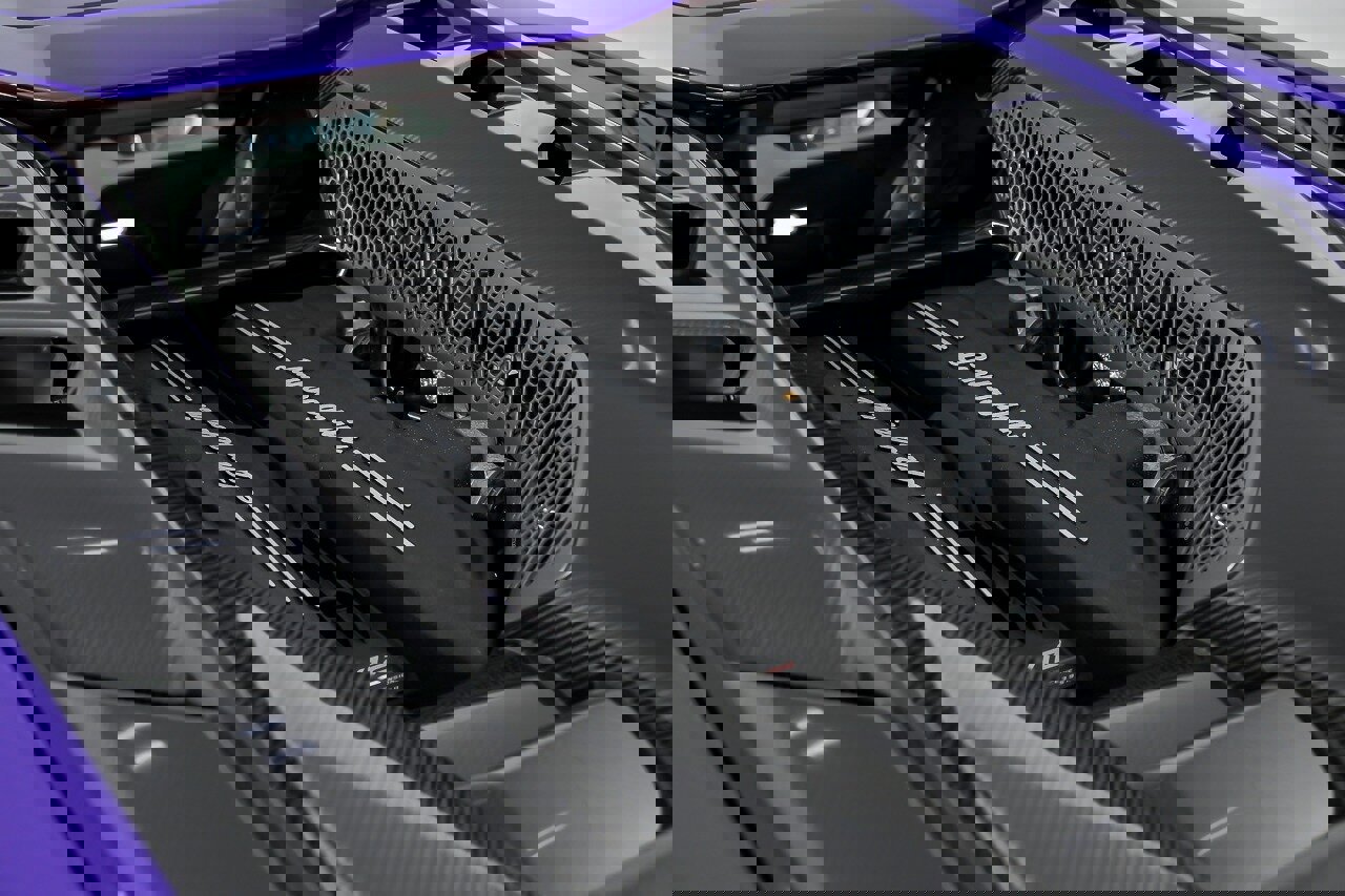 Used 2024 Lamborghini Revuelto image 21