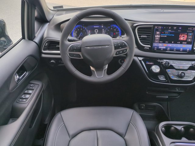 New 2027 Chrysler Pacifica LX FWD image 16