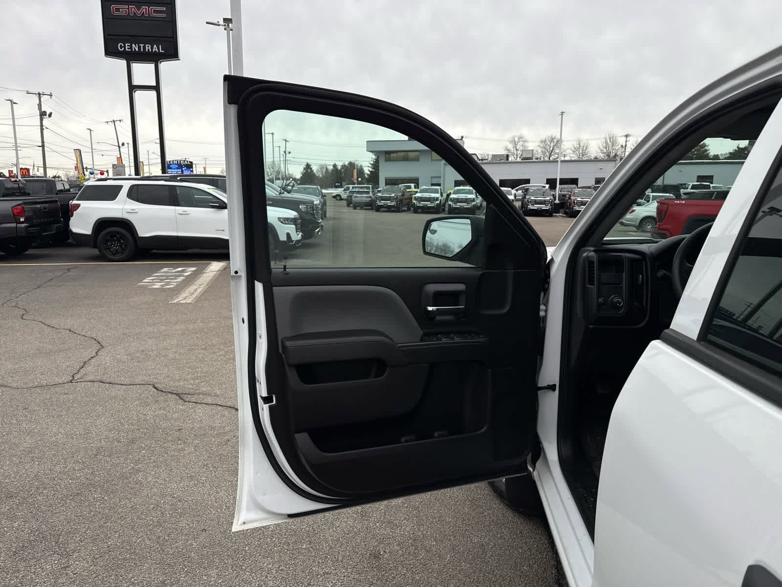 Used 2018 Chevrolet Silverado 1500 Custom w/ Custom Value Package AWD/4WD image 15