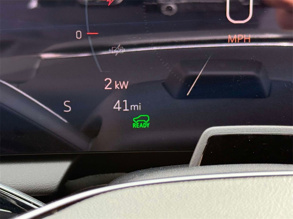 Used 2025 Cadillac Optiq Luxury 1 image 5