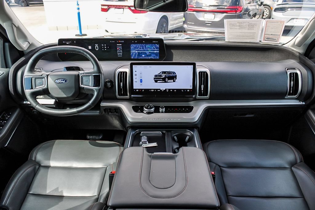 Used 2025 Ford Expedition Active AWD/4WD image 13