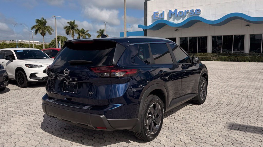 Used 2024 Nissan Rogue SV w/ SV Premium Package FWD image 14