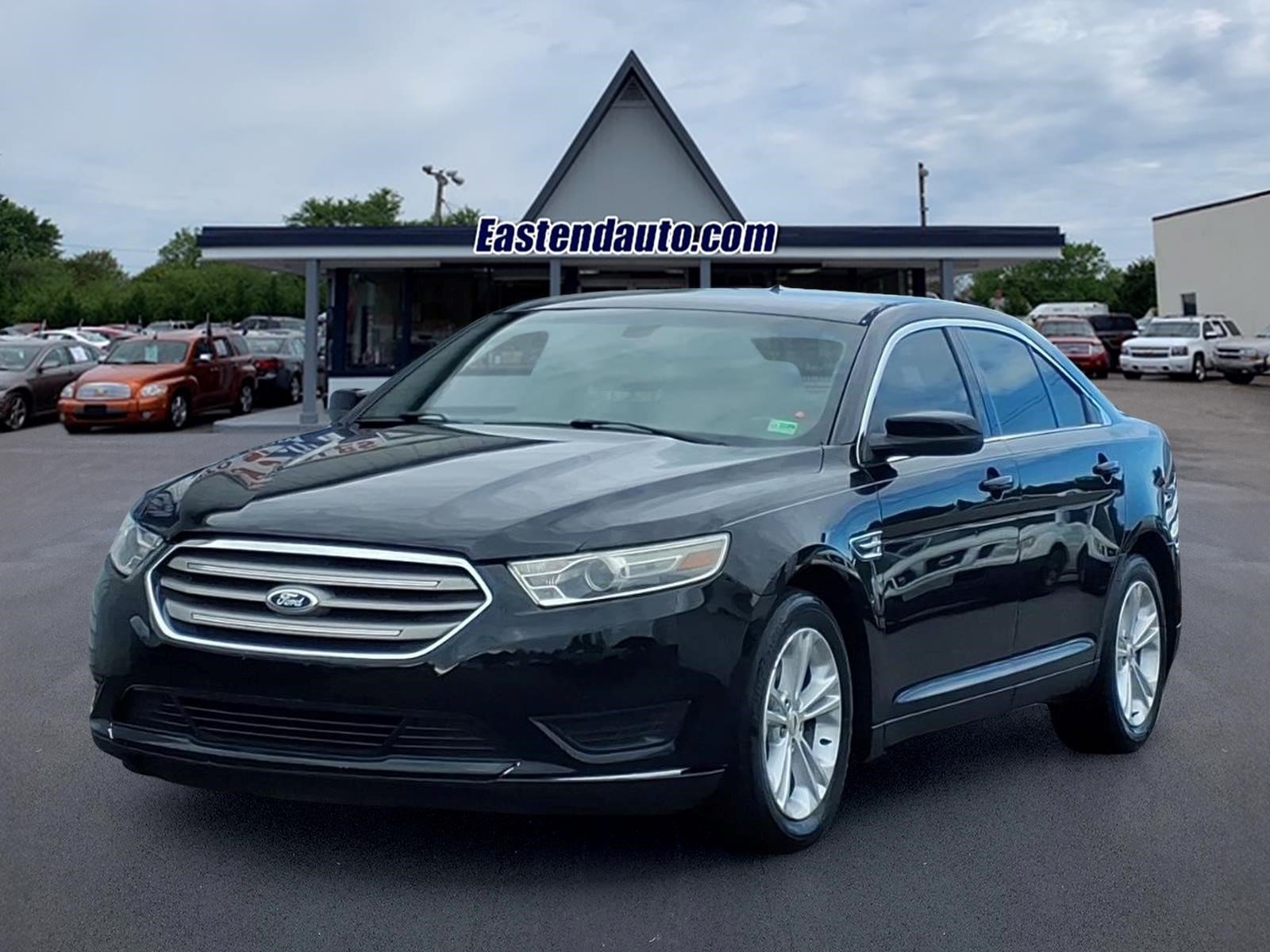 Used 2013 Ford Taurus SEL FWD image 1