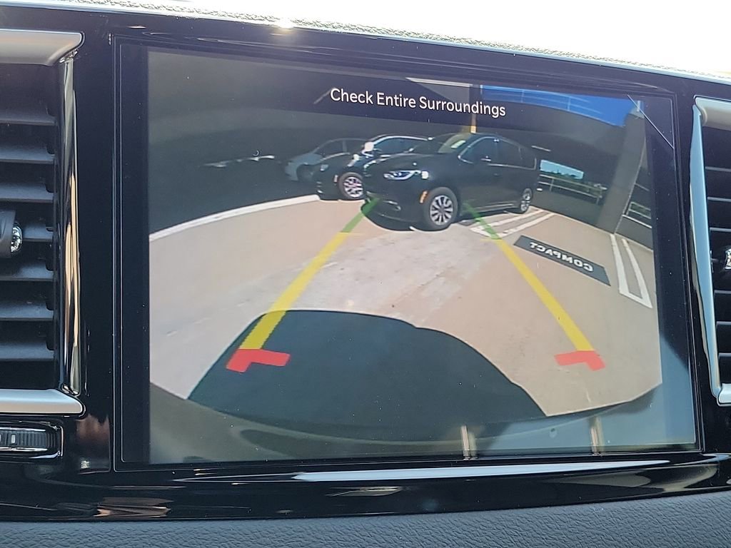 New 2025 Chrysler Voyager LX image 7