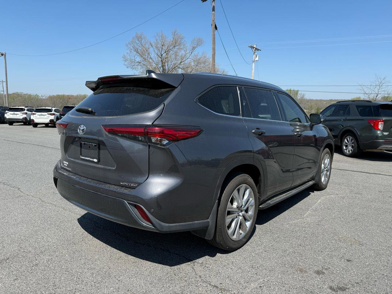 Used 2021 Toyota Highlander Limited FWD image 6