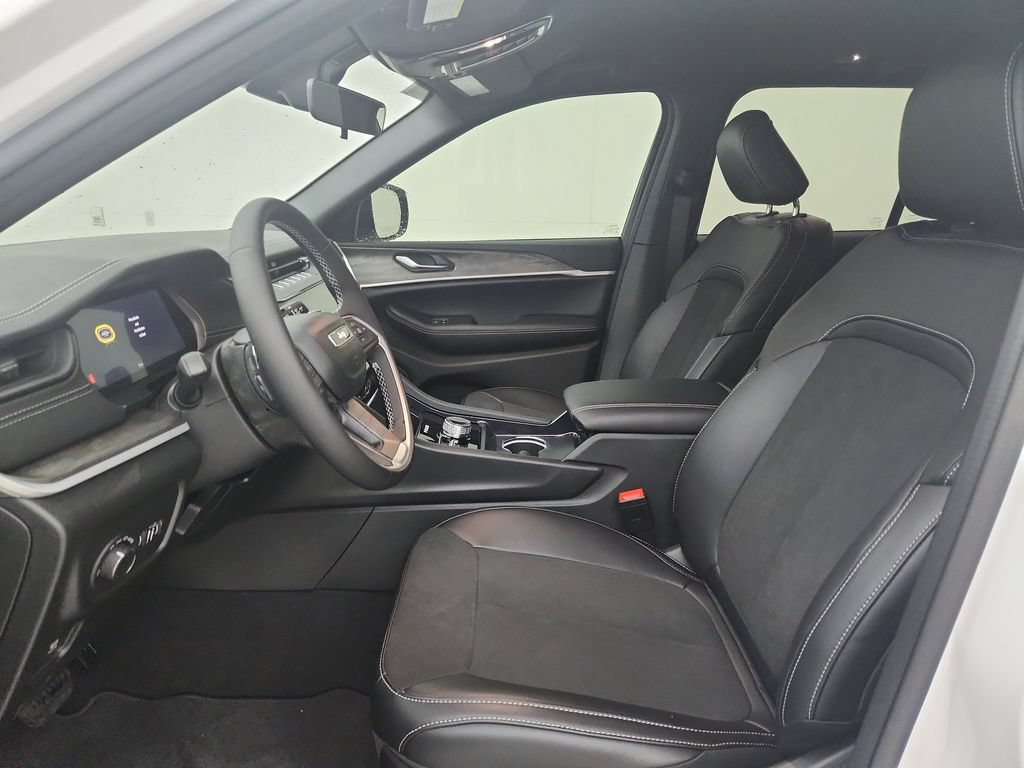 New 2026 Jeep Grand Cherokee Altitude AWD/4WD image 18