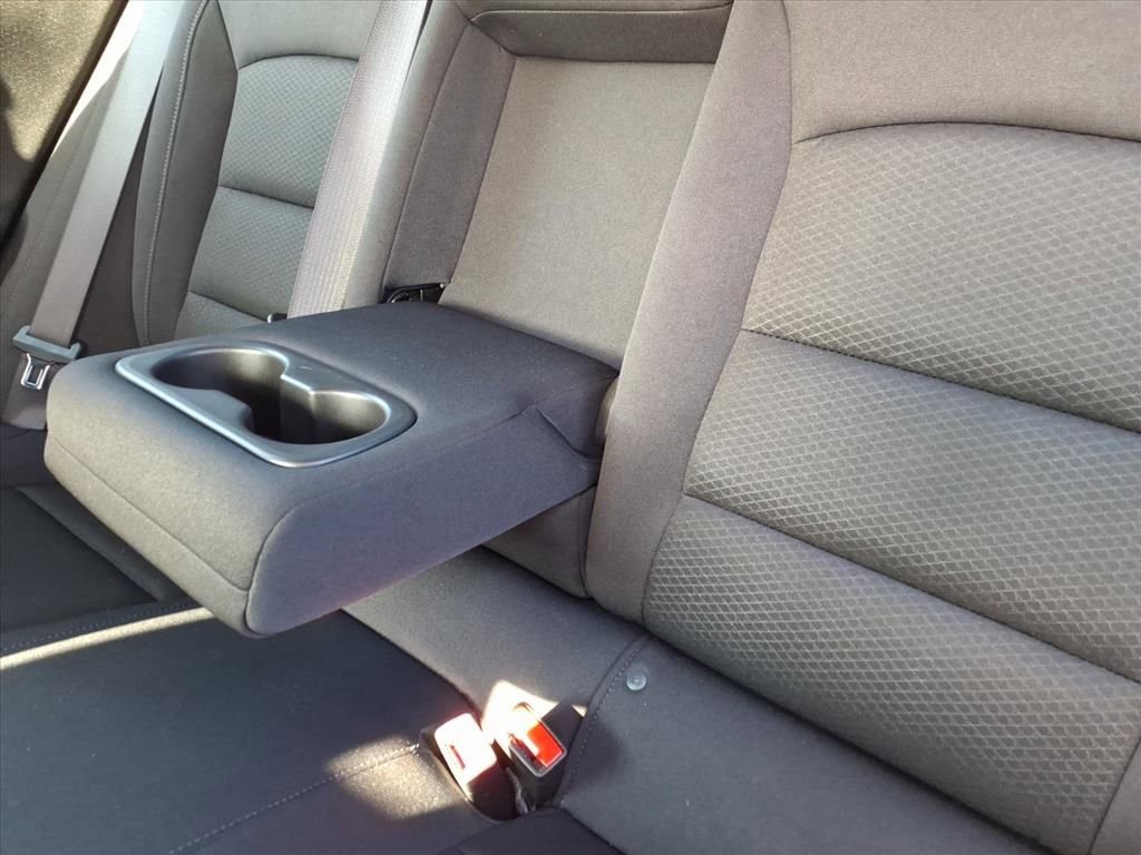 Used 2024 Chevrolet Malibu LT image 32