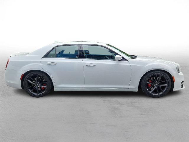 Used 2023 Chrysler 300 C RWD image 7