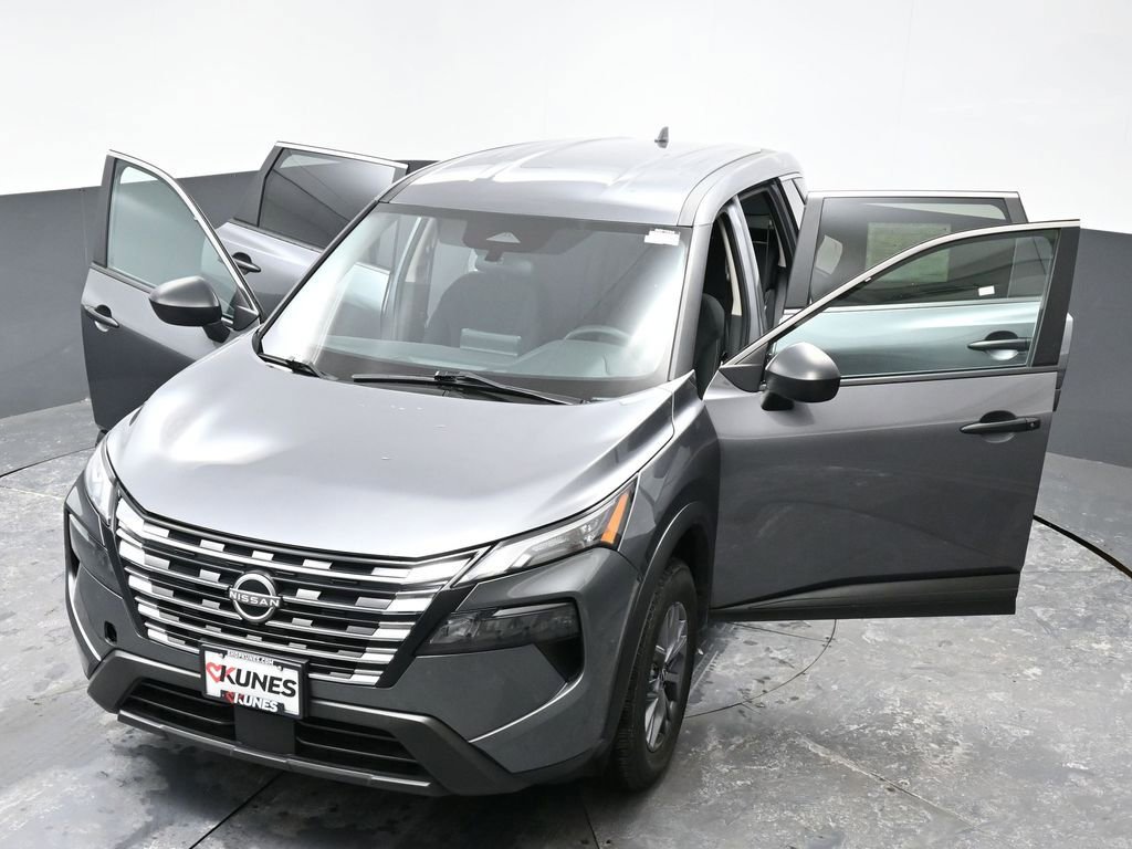 Used 2024 Nissan Rogue S image 66
