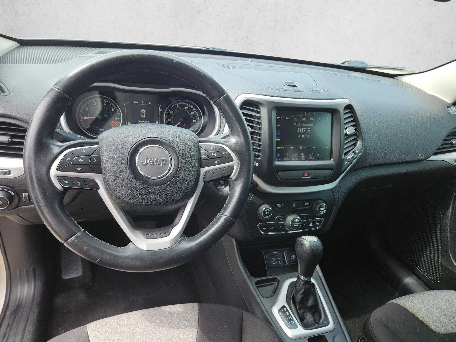 Used 2014 Jeep Cherokee Latitude w/ Comfort/Convenience Group FWD image 16