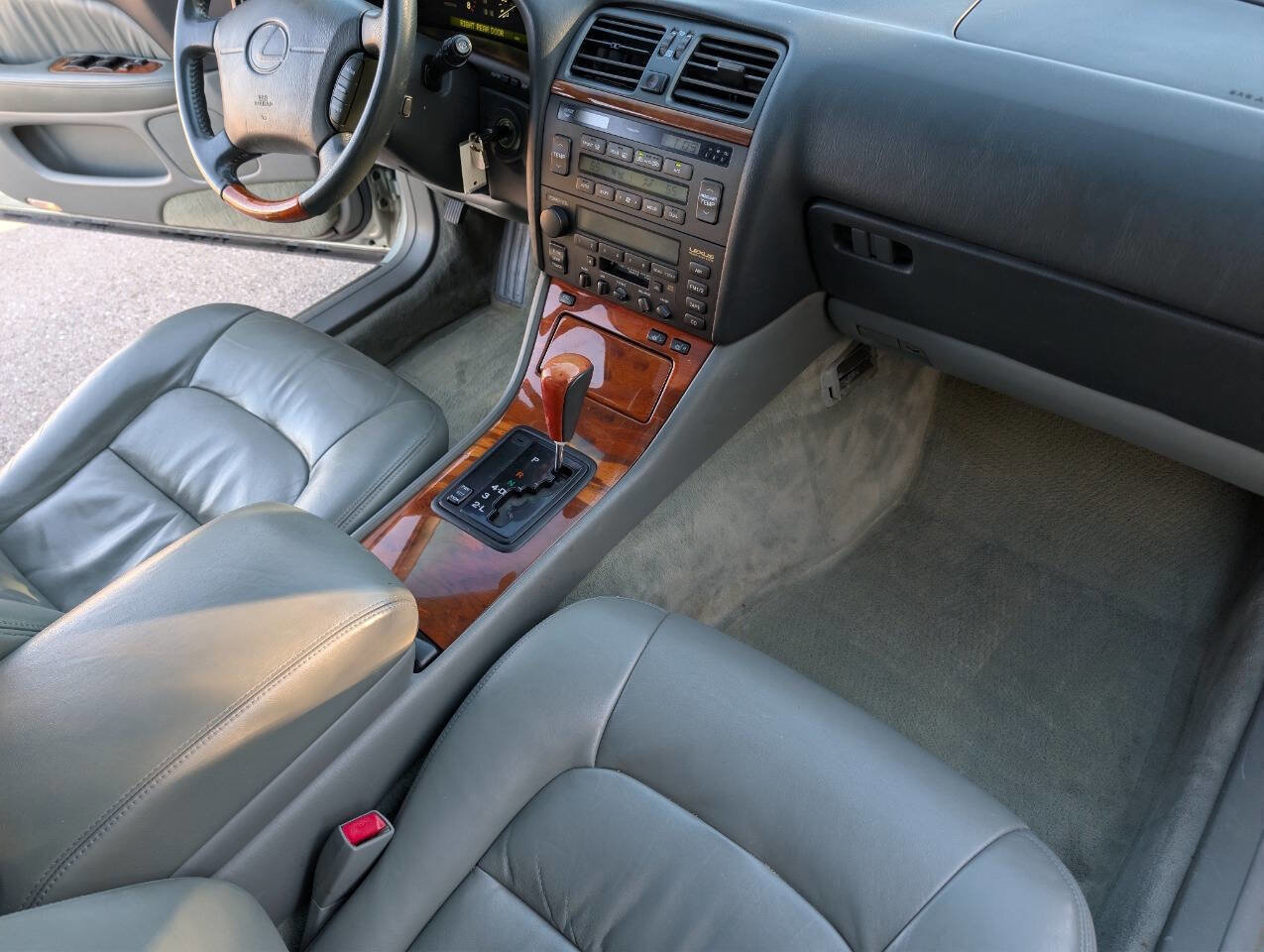 Used 1999 Lexus LS 400 image 20