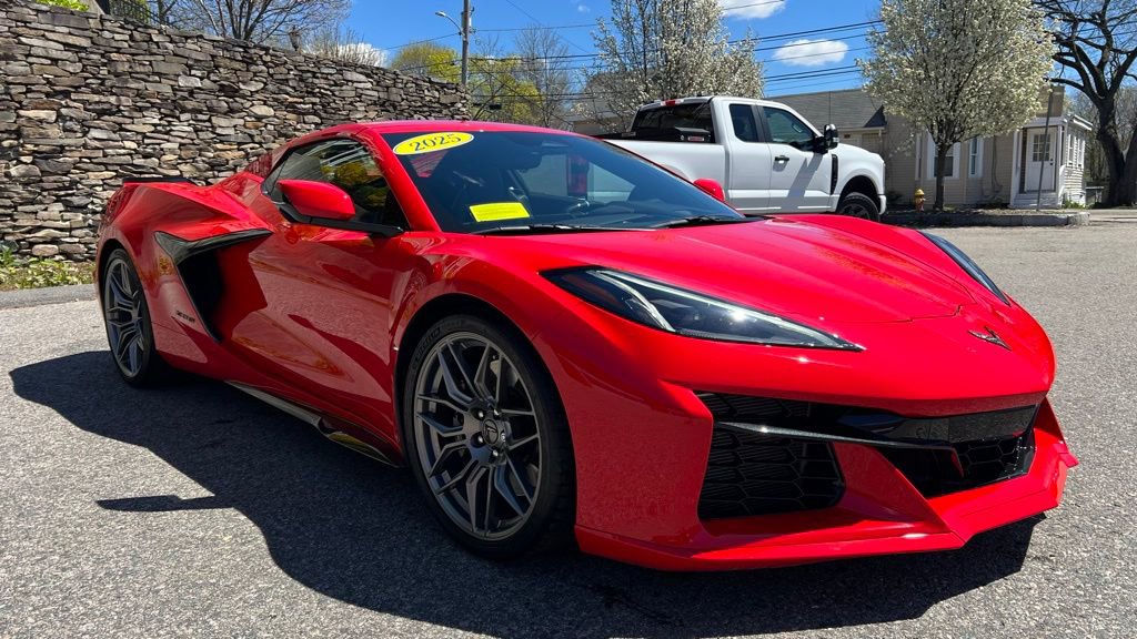 Used 2025 Chevrolet Corvette Z06 RWD image 8