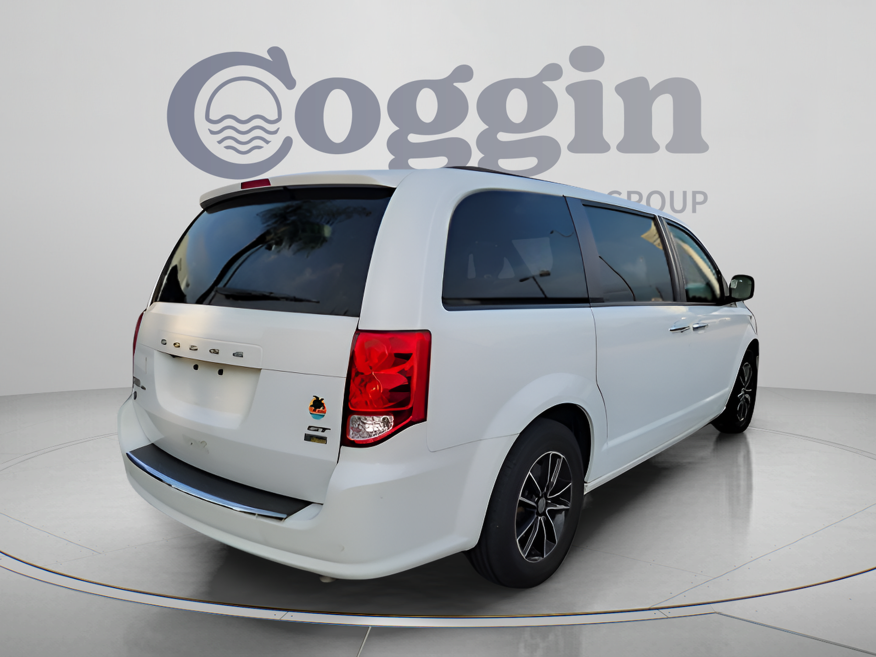 Used 2019 Dodge Grand Caravan GT FWD image 3