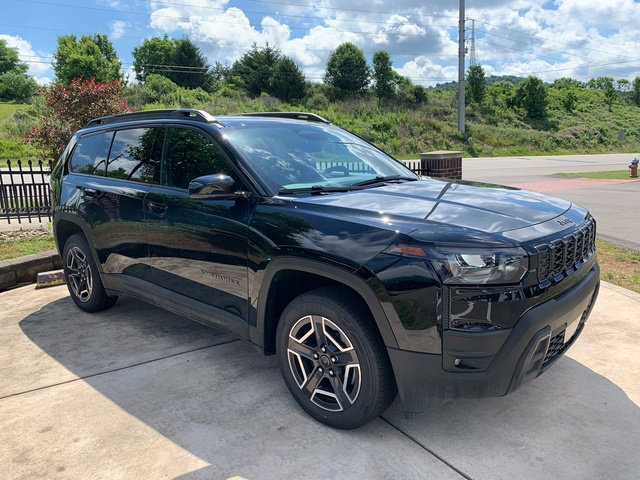 New 2026 Jeep Cherokee Laredo AWD/4WD image 9