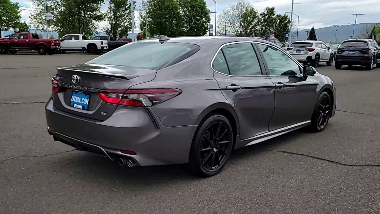 Used 2023 Toyota Camry SE w/ Cold Weather Package FWD image 8