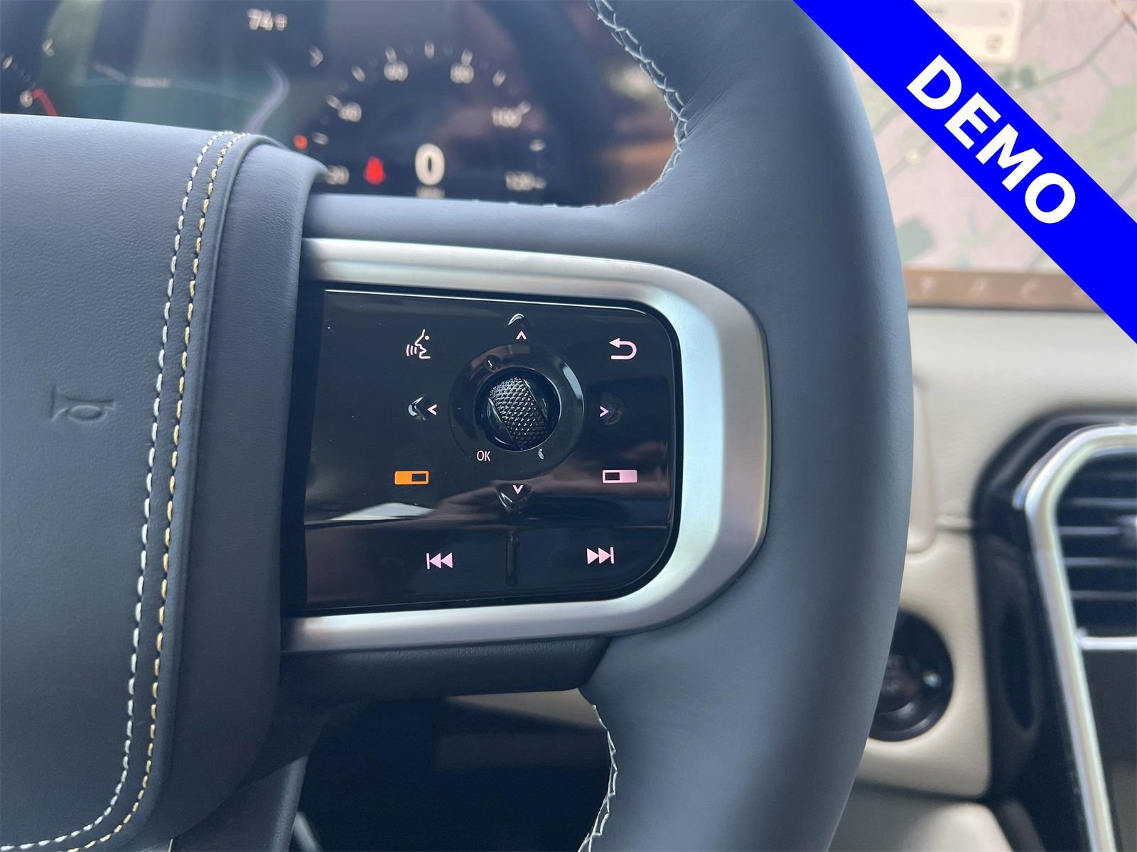 New 2025 Nissan Armada Platinum Reserve image 12