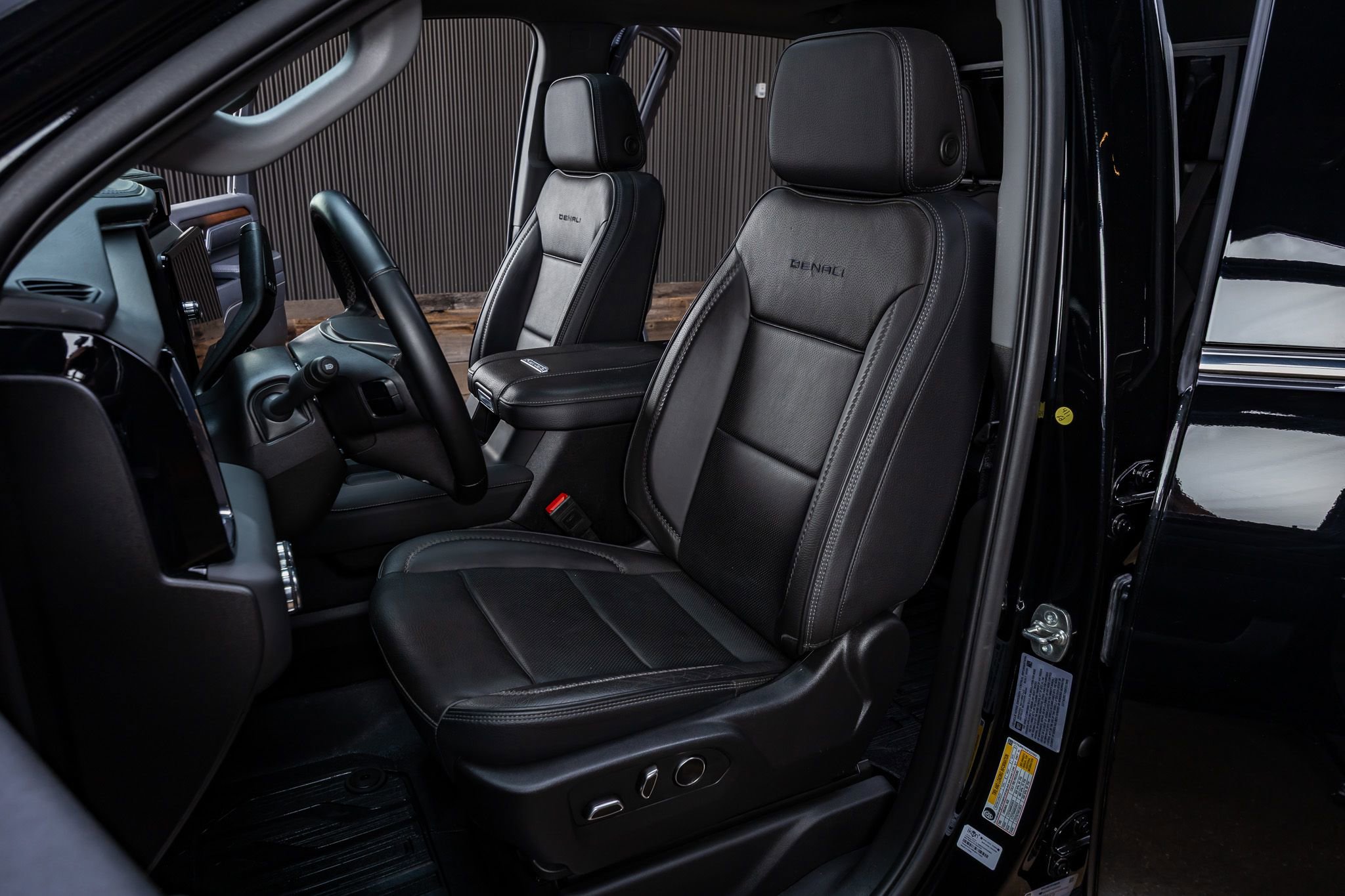 Used 2025 GMC Sierra 2500 Denali w/ Denali Reserve Package image 30