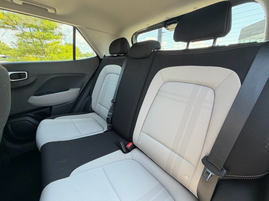 Used 2023 Hyundai Venue SEL FWD image 6
