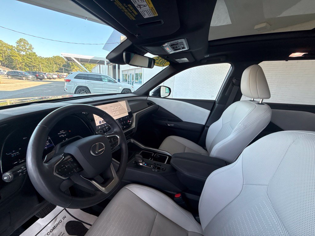 Used 2025 Lexus TX 350 AWD w/ Technology Package image 33