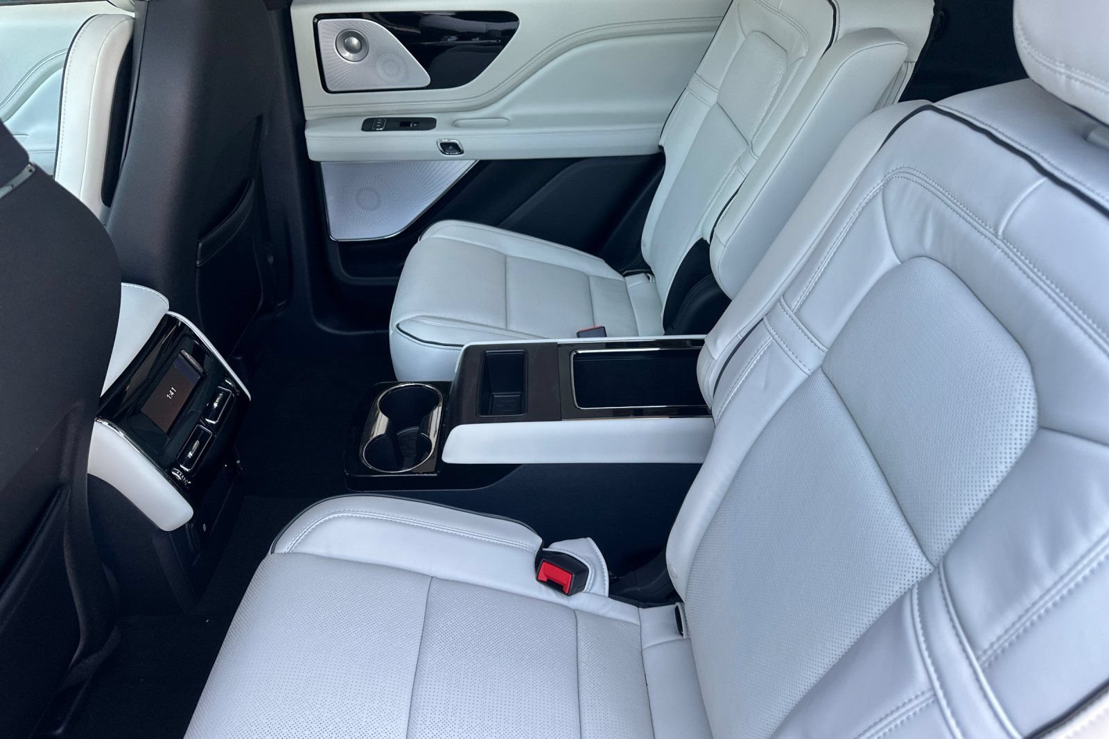 New 2026 Lincoln Aviator Black Label w/ Black Label Special Edition AWD/4WD image 11