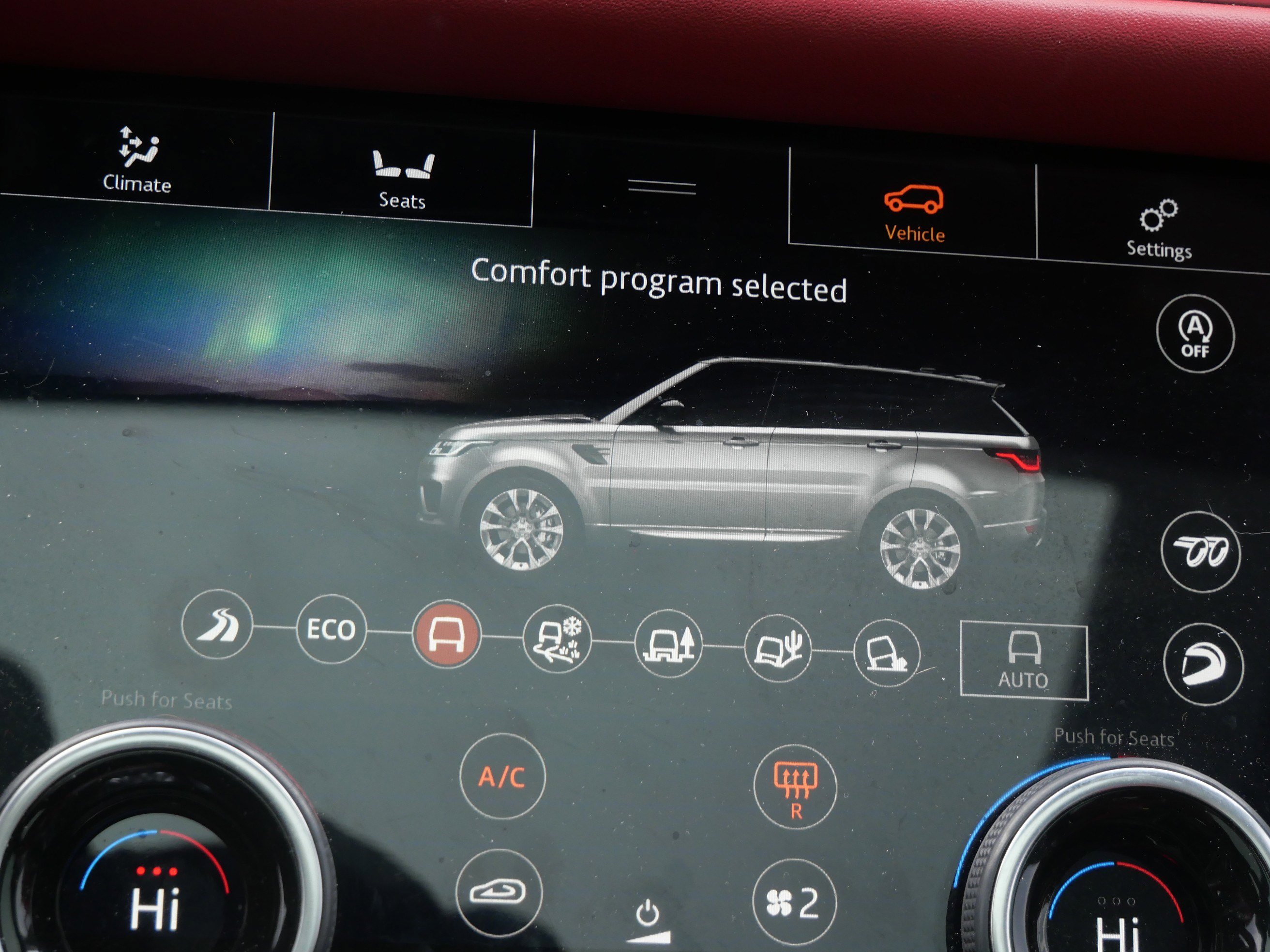 Used 2020 Land Rover Range Rover Sport SVR image 32