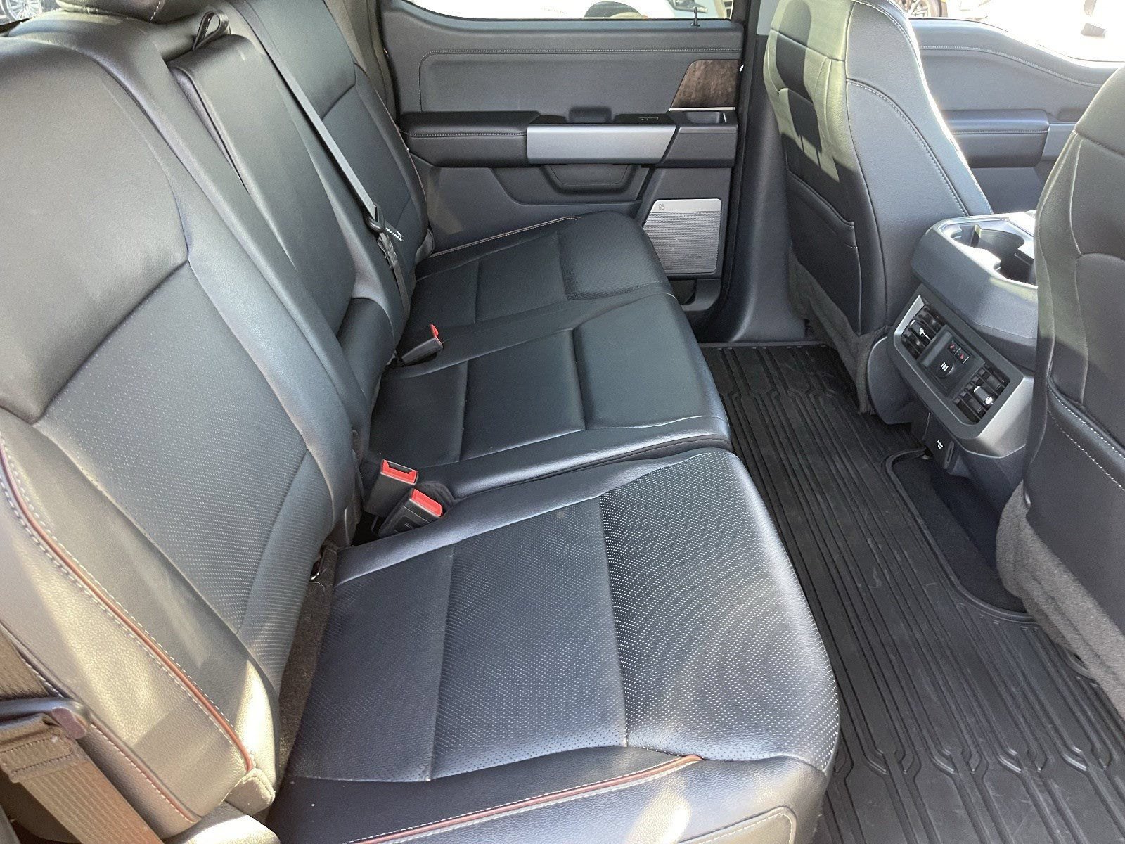 Used 2023 Ford F250 Lariat w/ Lariat Ultimate Package AWD/4WD image 15