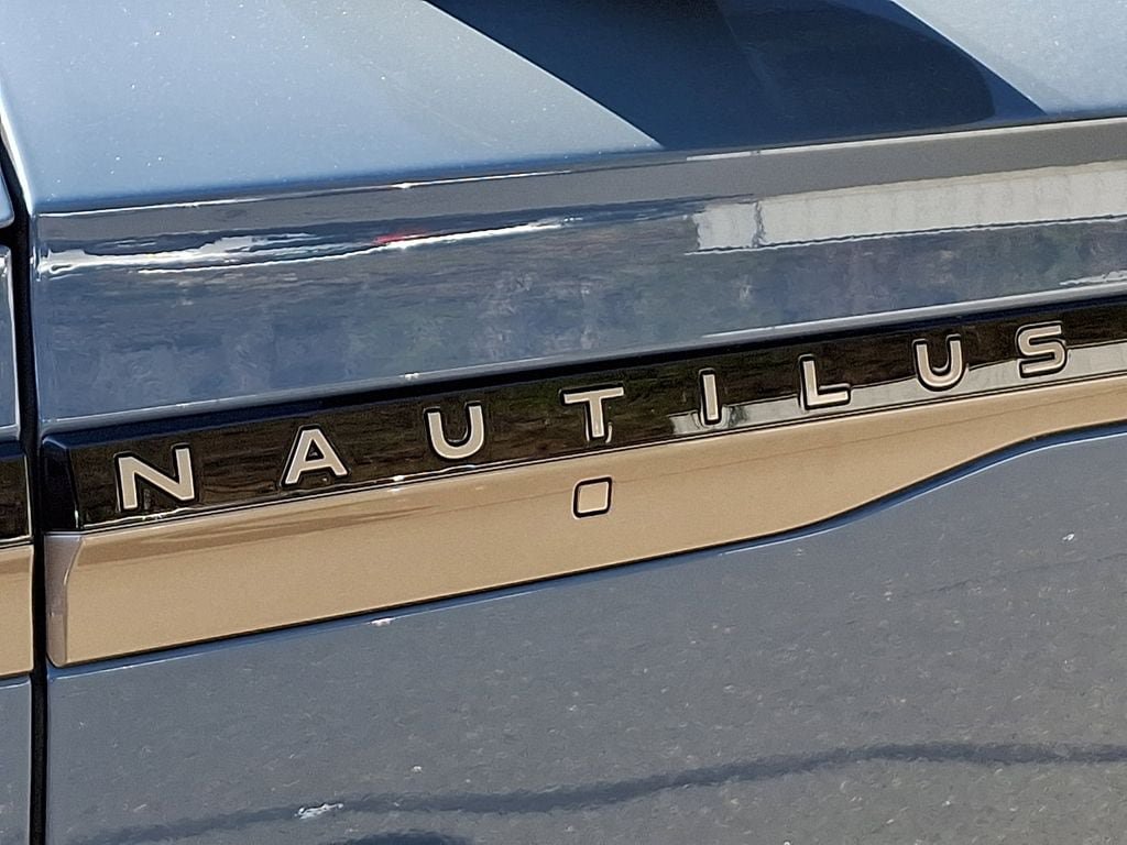 Used 2025 Lincoln Nautilus Black Label AWD/4WD image 31