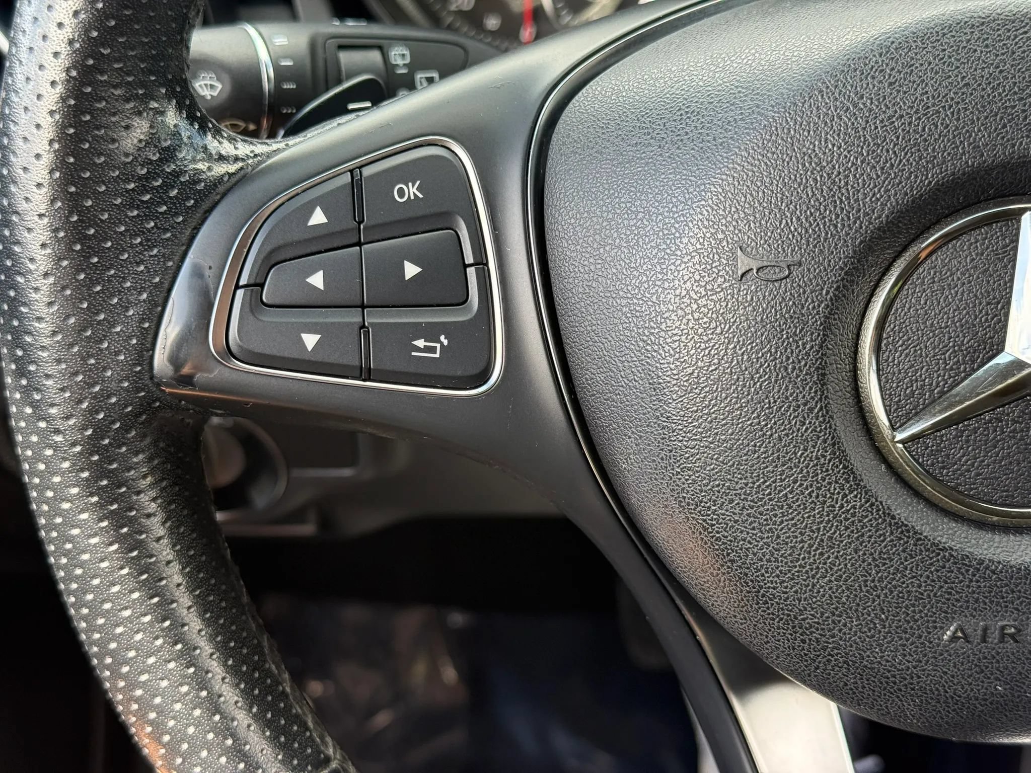Used 2020 Mercedes-Benz GLA 250 w/ Premium Package image 18