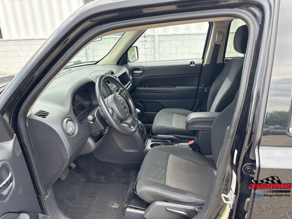 Used 2012 Jeep Patriot Latitude w/ Sun/Sound Group AWD/4WD image 11