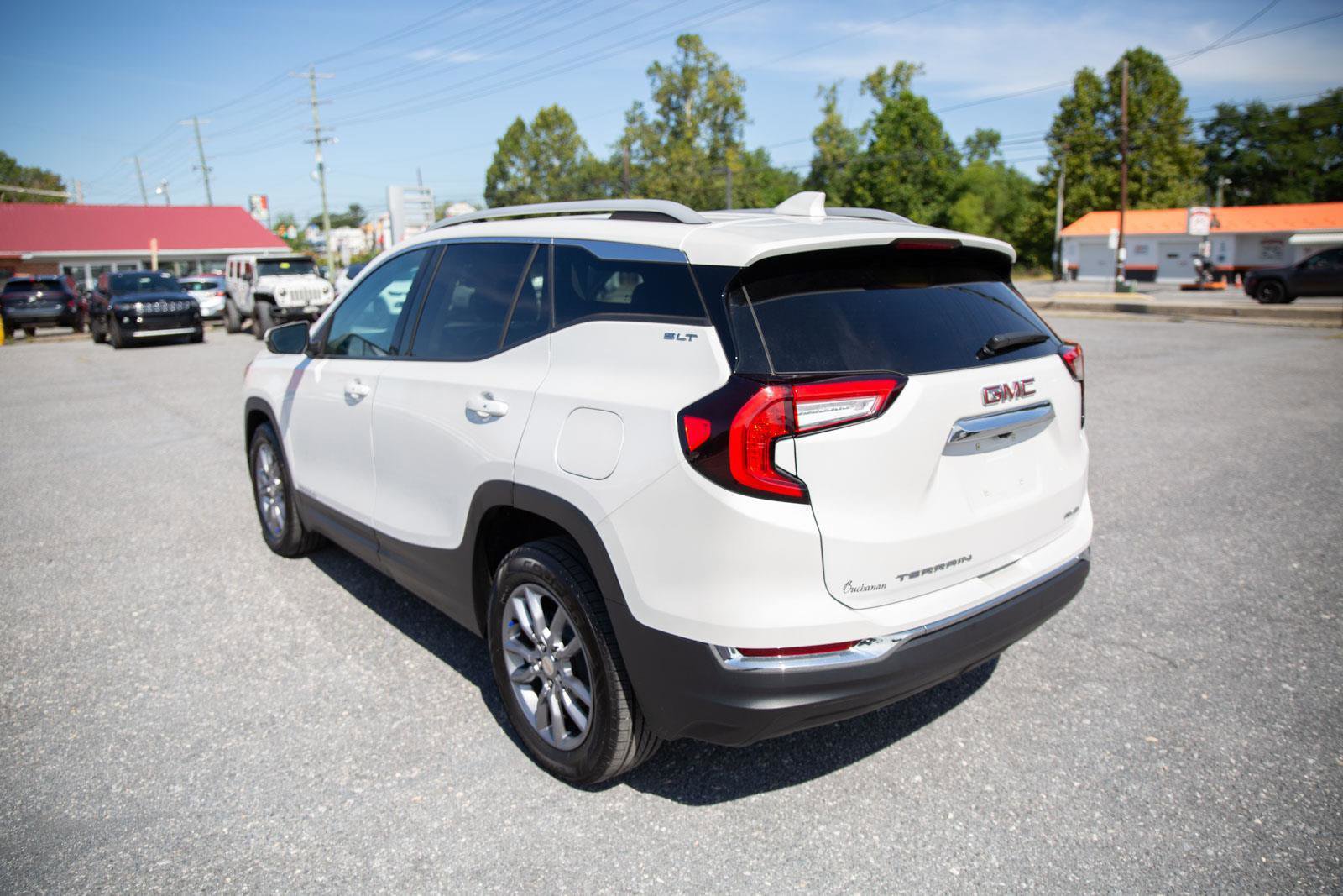 Used 2022 GMC Terrain SLT image 5