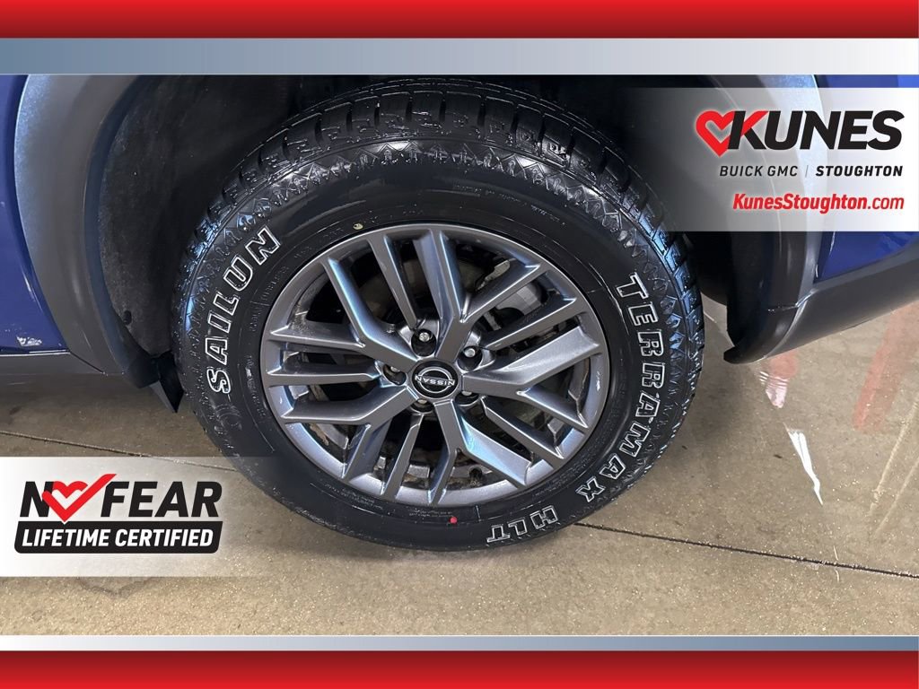 Used 2023 Nissan Rogue S image 18