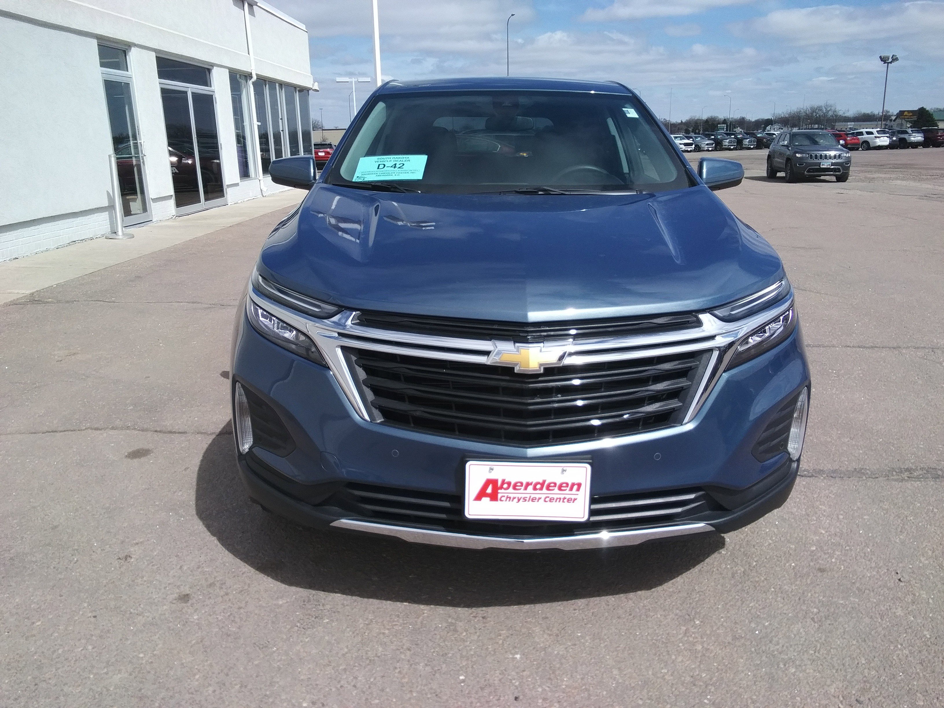 Used 2024 Chevrolet Equinox LT AWD/4WD image 3