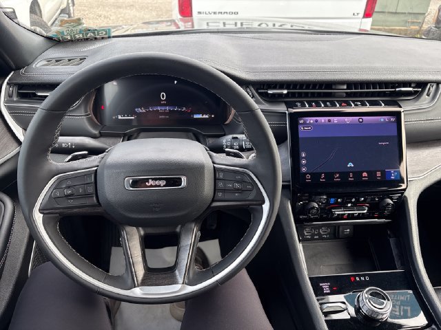 Used 2025 Jeep Grand Cherokee L Limited w/ Luxury Tech Group II AWD/4WD image 10