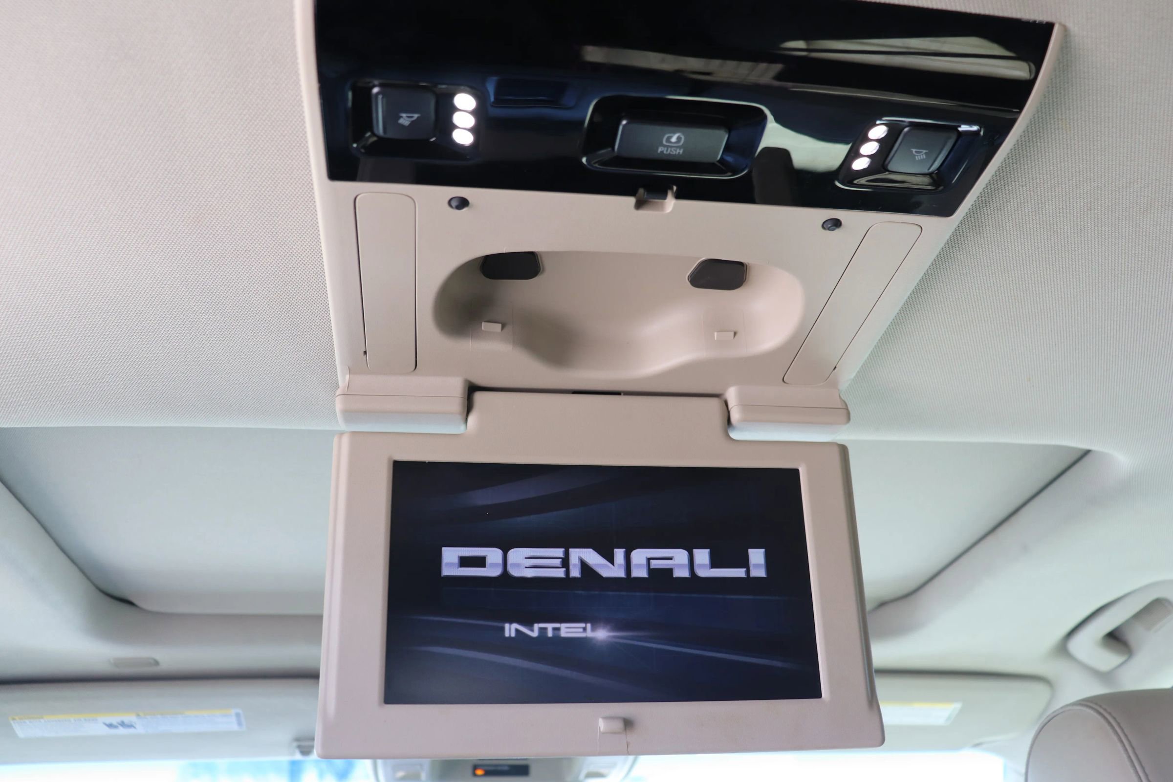 Used 2019 GMC Yukon Denali w/ Denali Ultimate Package image 11