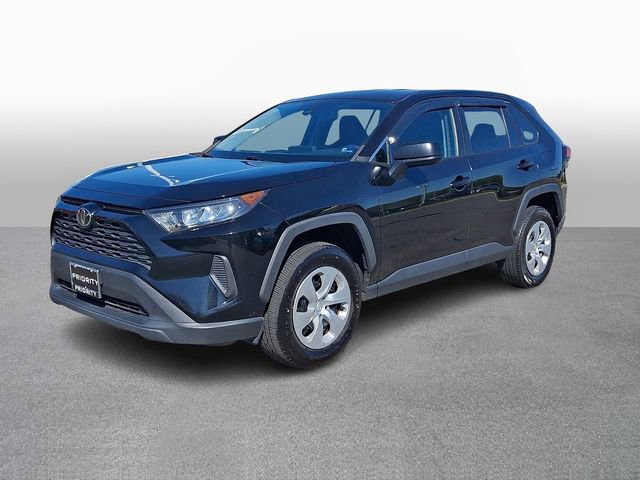 Used 2022 Toyota RAV4 LE image 1