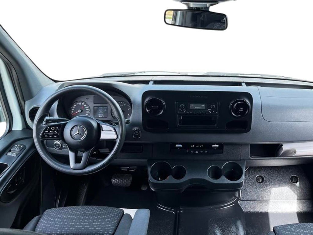 Used 2022 Mercedes-Benz Sprinter 2500 image 5