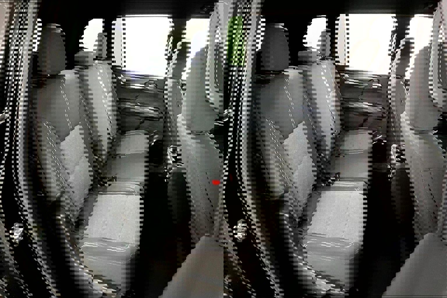 Used 2025 GMC Acadia Elevation image 25