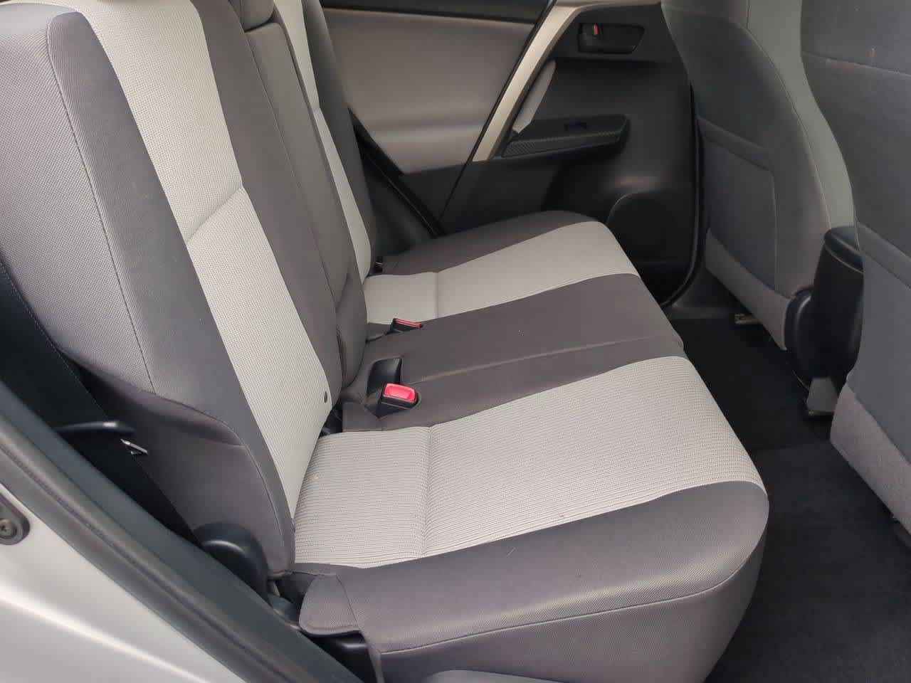 Used 2015 Toyota RAV4 LE AWD/4WD image 19