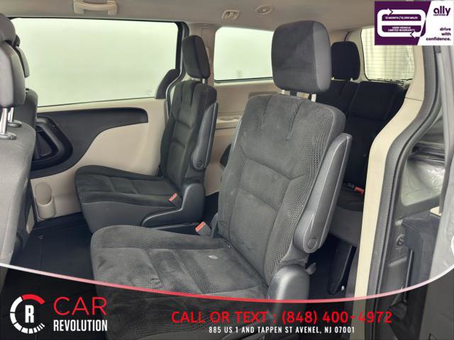 Used 2019 Dodge Grand Caravan SE w/ UConnect Hands-Free Group image 32