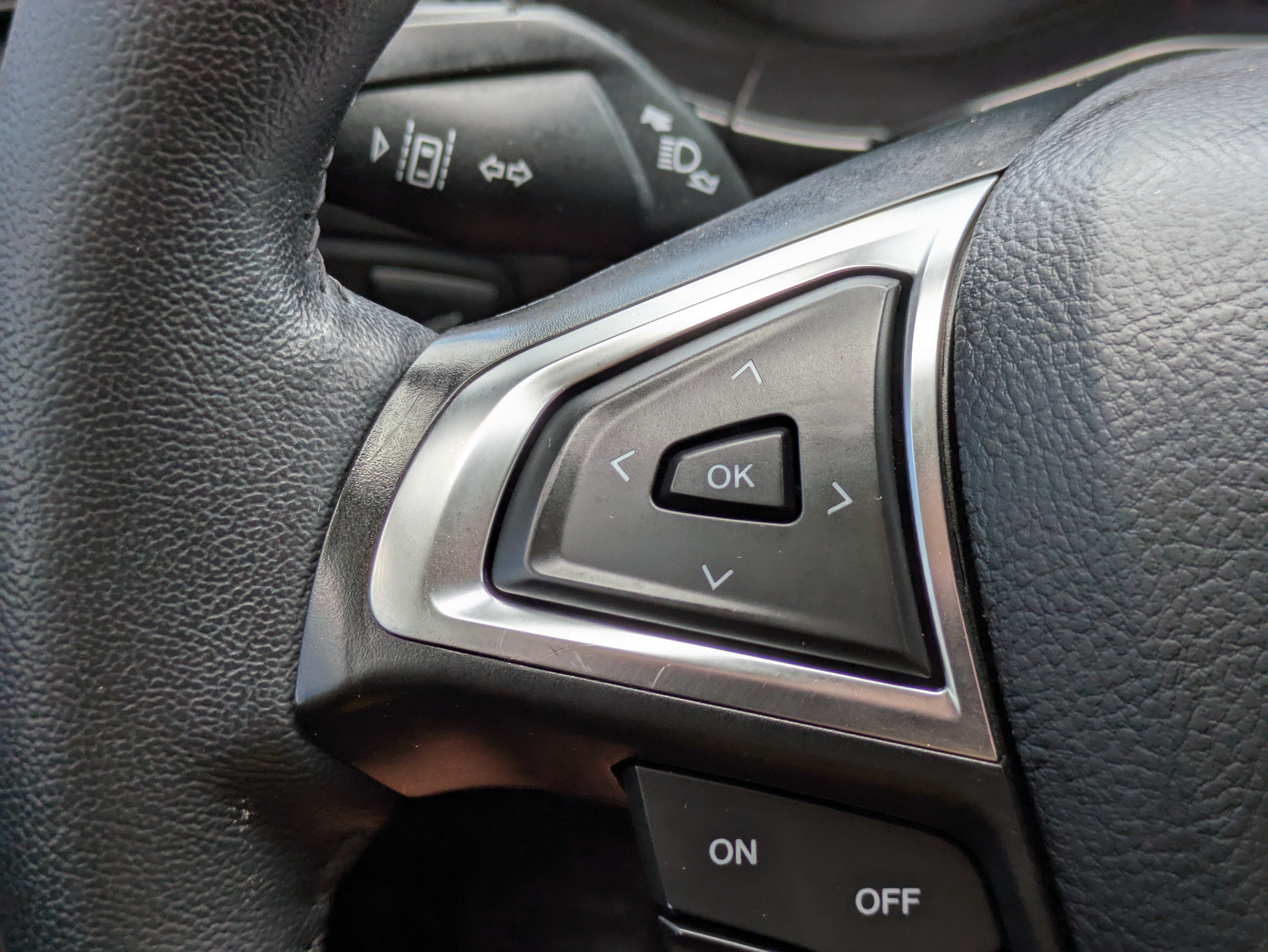Used 2024 Ford Edge Titanium AWD/4WD image 23