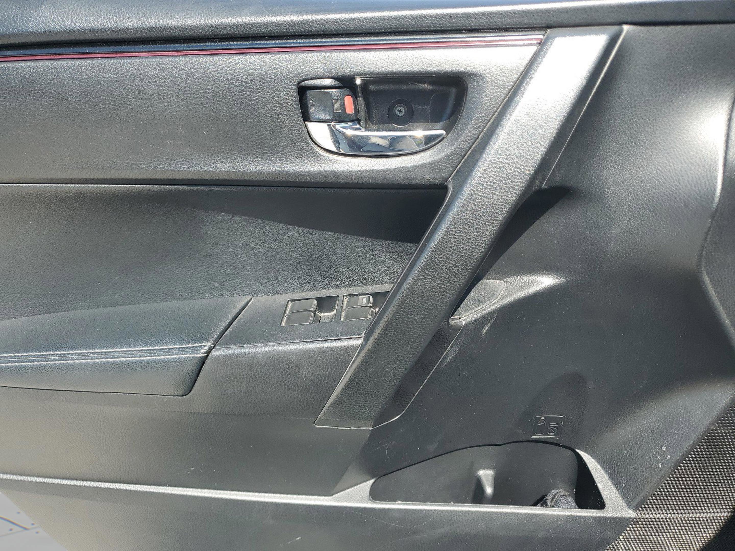 Used 2017 Toyota Corolla SE 50th Anniversary FWD image 12