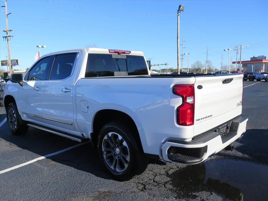 Used 2024 Chevrolet Silverado 1500 High Country w/ High Country Premium Package image 5
