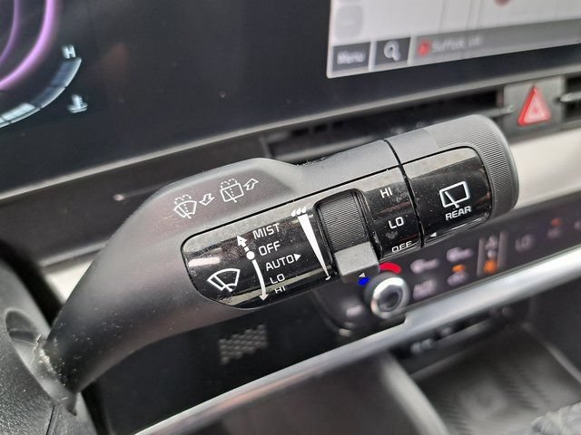 Used 2025 Kia Sportage EX FWD image 12