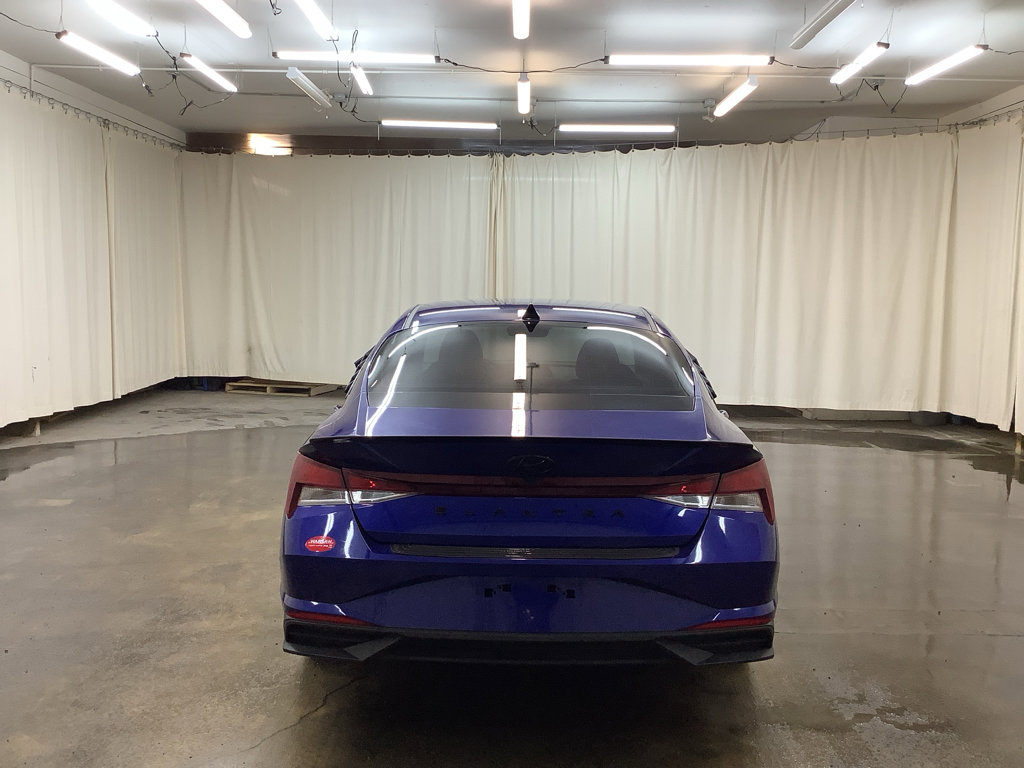 Used 2022 Hyundai Elantra SE FWD image 7