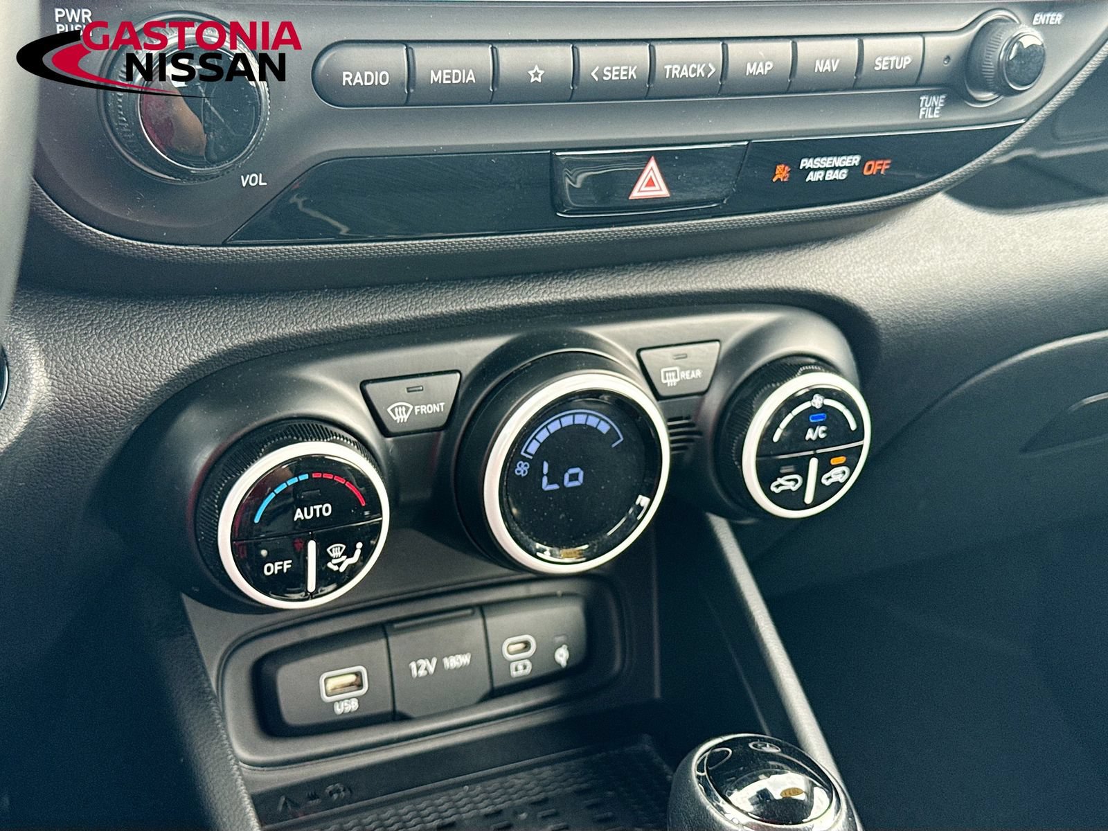 Used 2023 Hyundai Venue Limited FWD image 21