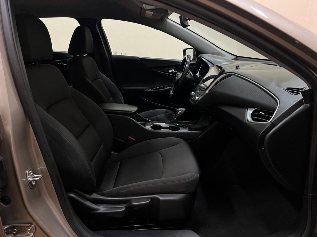 Used 2022 Chevrolet Malibu RS FWD image 24