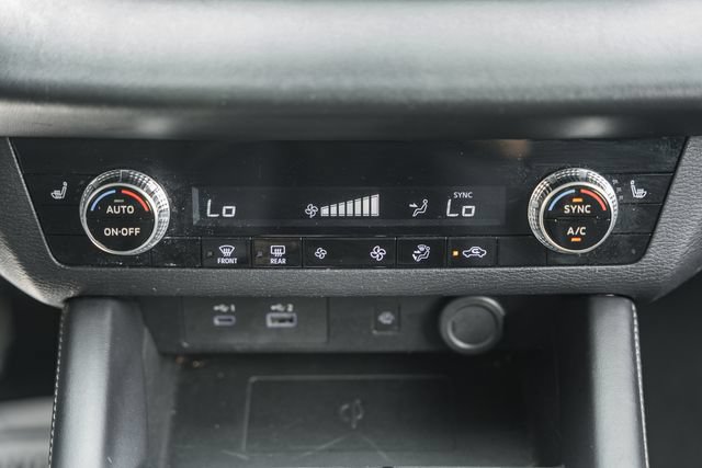 Used 2024 Mitsubishi Outlander SE FWD image 29